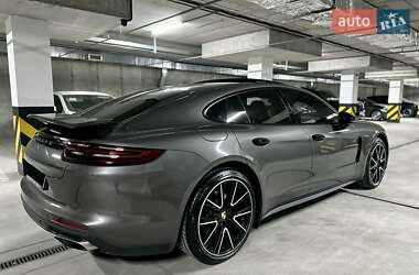 Фастбэк Porsche Panamera 2018 в 