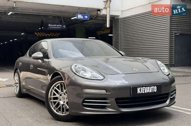 Фастбэк Porsche Panamera 2013 в 