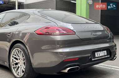 Фастбэк Porsche Panamera 2013 в 
