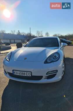 Фастбек Porsche Panamera 2012 в 