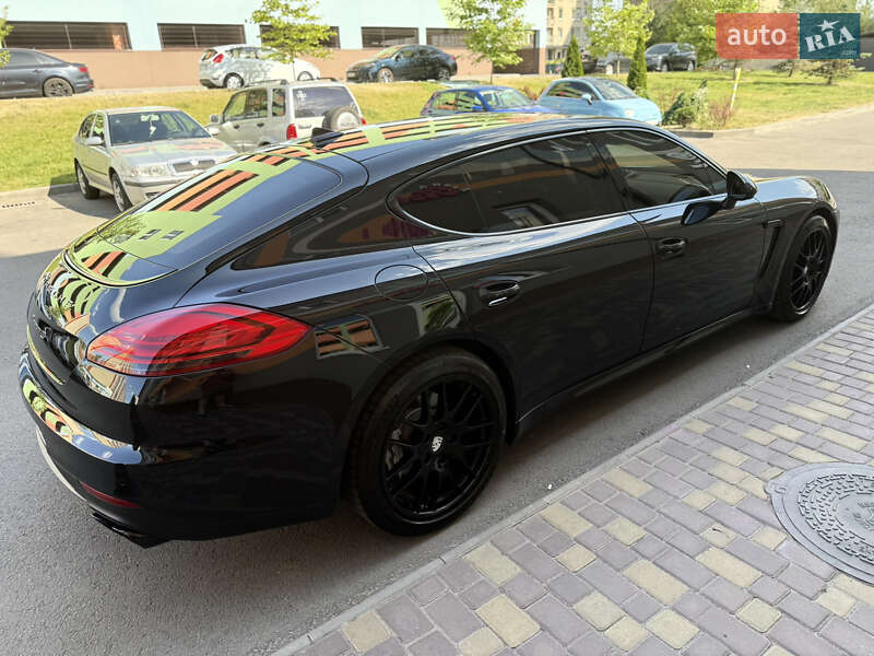Фастбэк Porsche Panamera 2013 в Киеве