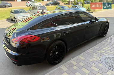 Фастбэк Porsche Panamera 2013 в 