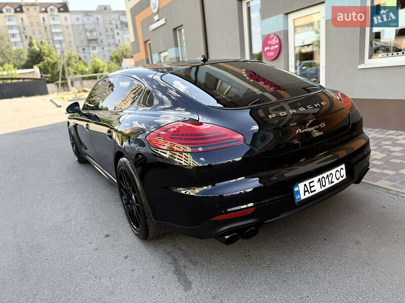 Фастбэк Porsche Panamera 2013 в Киеве