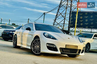 Фастбэк Porsche Panamera 2010 в 