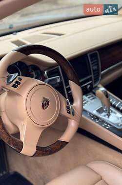 Фастбэк Porsche Panamera 2011 в 