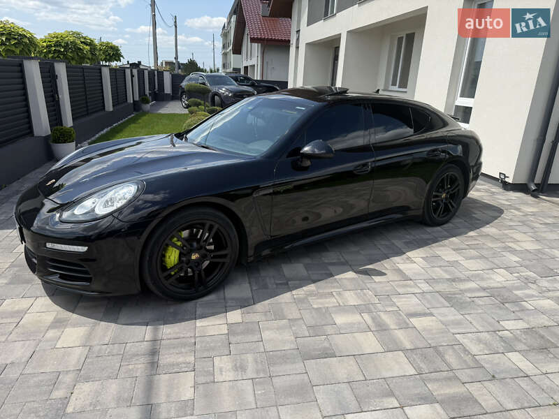 Фастбэк Porsche Panamera 2014 в Ровно
