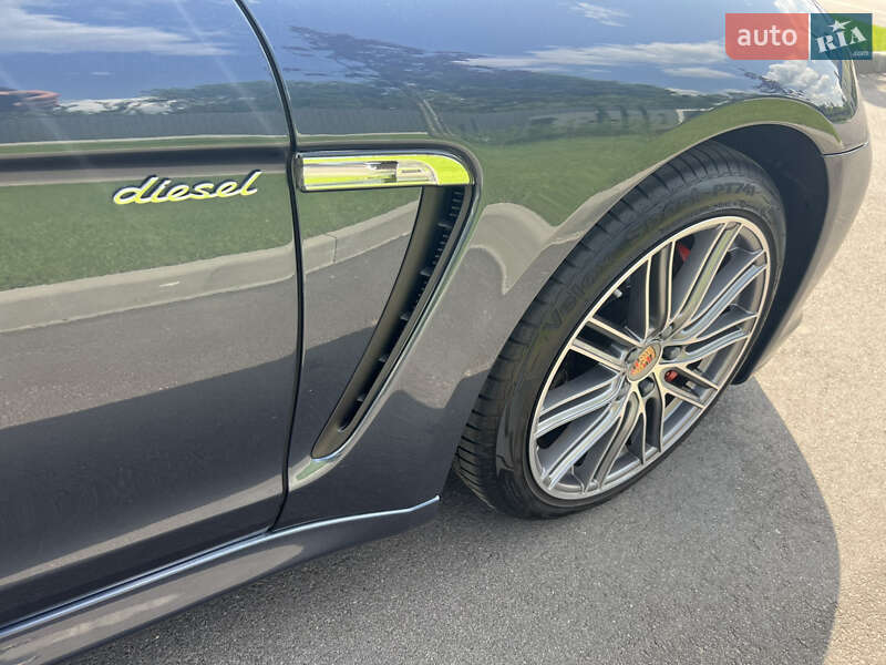Фастбэк Porsche Panamera 2012 в Киеве фото 3 Фастбэк Porsche Panamera 2012 в Киеве