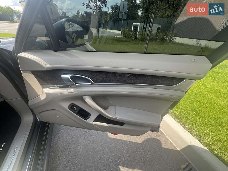 Фастбэк Porsche Panamera 2012 в Киеве фото 8 Фастбэк Porsche Panamera 2012 в Киеве