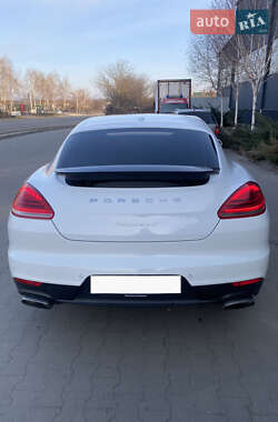 Фастбэк Porsche Panamera 2015 в 