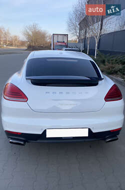 Фастбэк Porsche Panamera 2015 в 