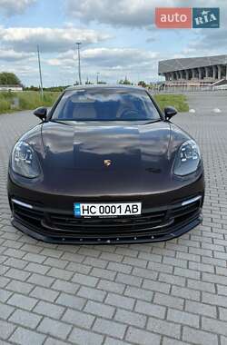 Фастбэк Porsche Panamera 2018 в 
