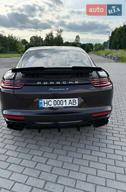 Фастбэк Porsche Panamera 2018 в 