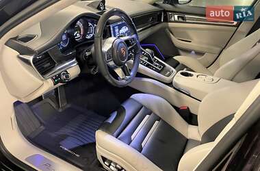 Универсал Porsche Panamera 2018 в 