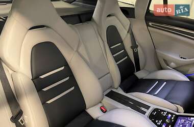 Универсал Porsche Panamera 2018 в 