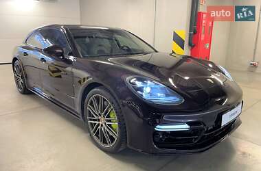 Универсал Porsche Panamera 2018 в 