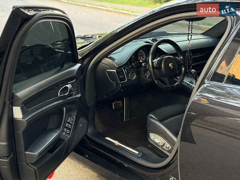 Фастбек Porsche Panamera 2011 в Миколаєві