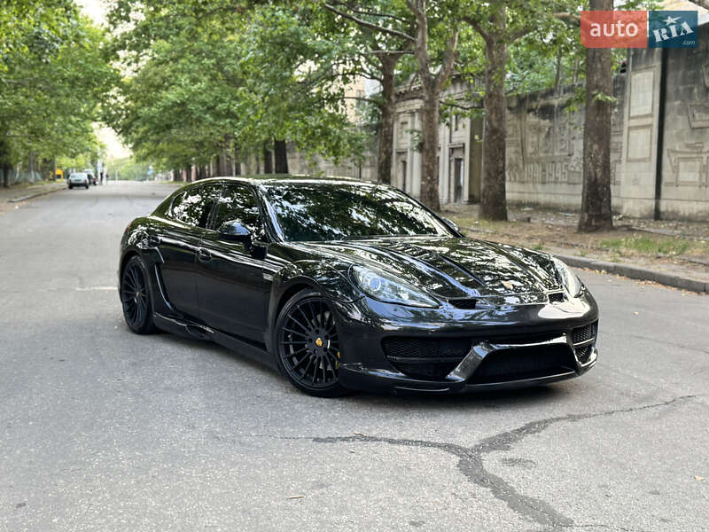 Фастбек Porsche Panamera 2011 в Миколаєві