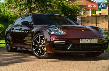 Универсал Porsche Panamera 2018 в 