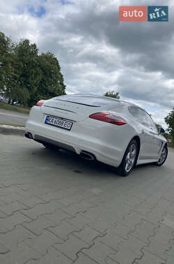 Фастбэк Porsche Panamera 2012 в 
