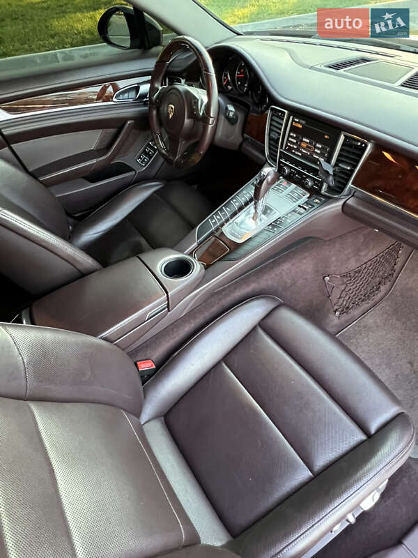 Фастбэк Porsche Panamera 2013 в Виннице фото 16 Фастбэк Porsche Panamera 2013 в Виннице
