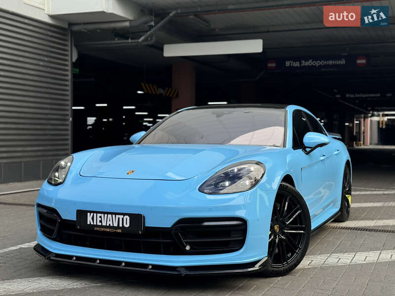 Фастбэк Porsche Panamera 2016 в Киеве