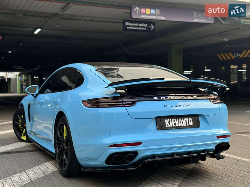 Фастбэк Porsche Panamera 2016 в Киеве