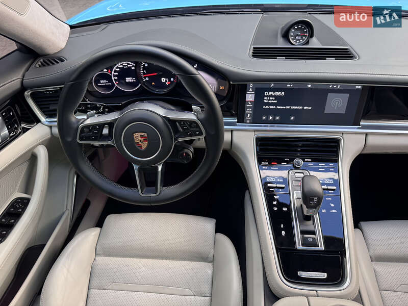 Фастбэк Porsche Panamera 2016 в Киеве