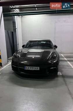 Универсал Porsche Panamera 2017 в Киеве