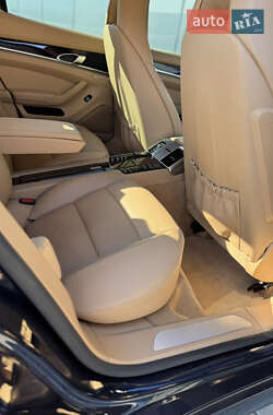 Фастбэк Porsche Panamera 2014 в 