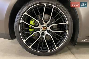 Фастбэк Porsche Panamera 2023 в 