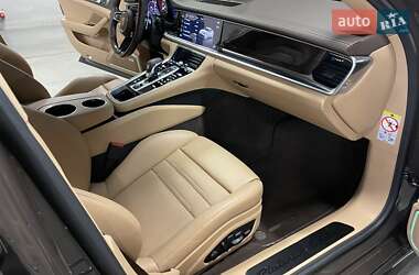 Фастбэк Porsche Panamera 2023 в 