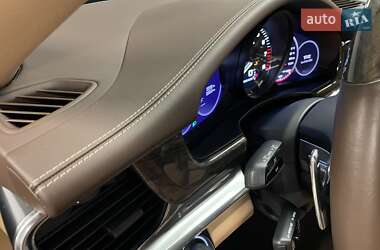 Фастбэк Porsche Panamera 2023 в 