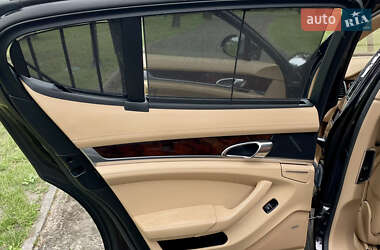 Фастбэк Porsche Panamera 2012 в 