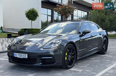 Фастбэк Porsche Panamera 2017 в Киеве