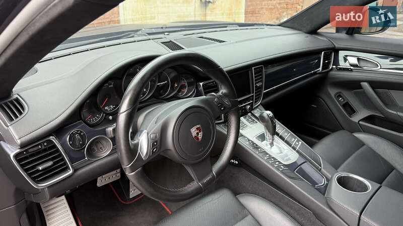 Фастбэк Porsche Panamera 2011 в Полтаве