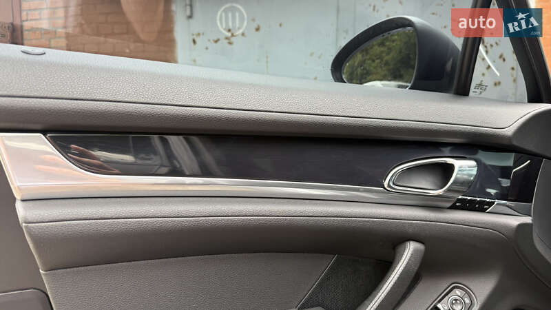 Фастбэк Porsche Panamera 2011 в Полтаве