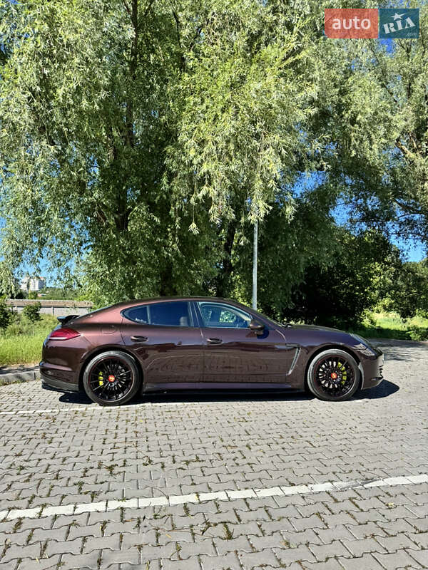 Фастбек Porsche Panamera 2010 в Хмельницькому