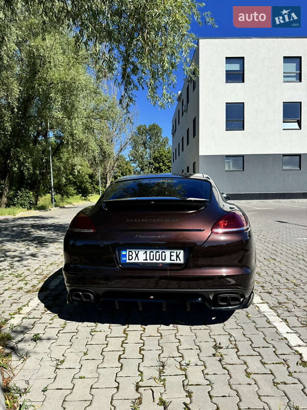 Фастбек Porsche Panamera 2010 в Хмельницькому