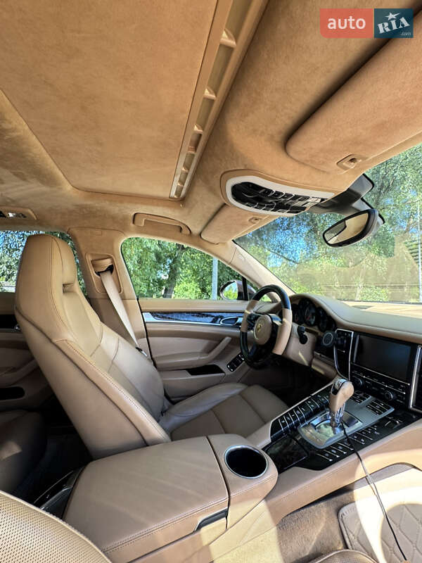 Фастбек Porsche Panamera 2010 в Хмельницькому