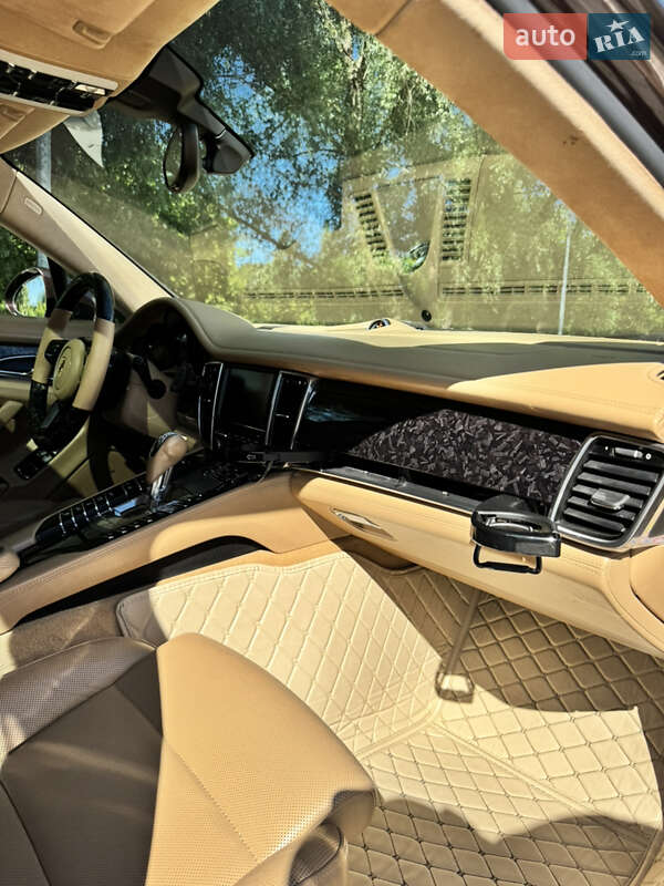 Фастбек Porsche Panamera 2010 в Хмельницькому