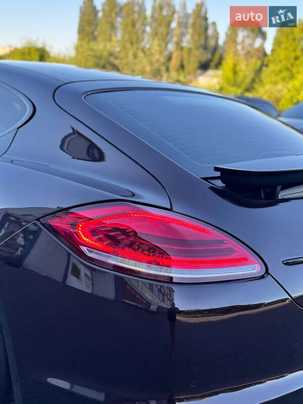 Фастбек Porsche Panamera 2010 в Хмельницькому