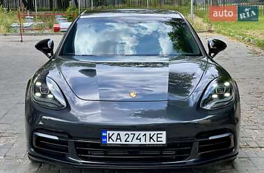 Фастбэк Porsche Panamera 2018 в 