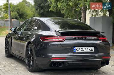 Фастбэк Porsche Panamera 2018 в 