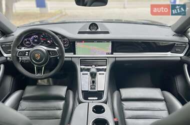 Фастбэк Porsche Panamera 2018 в 