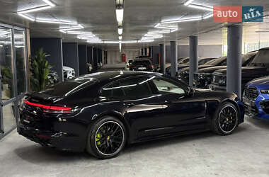 Фастбэк Porsche Panamera 2021 в 