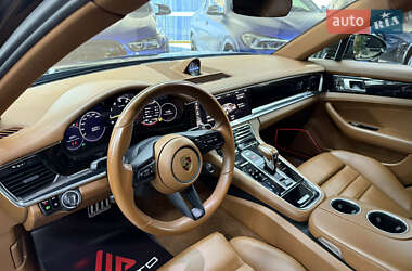 Фастбэк Porsche Panamera 2021 в 