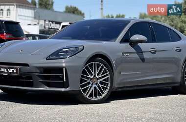 Фастбэк Porsche Panamera 2024 в 