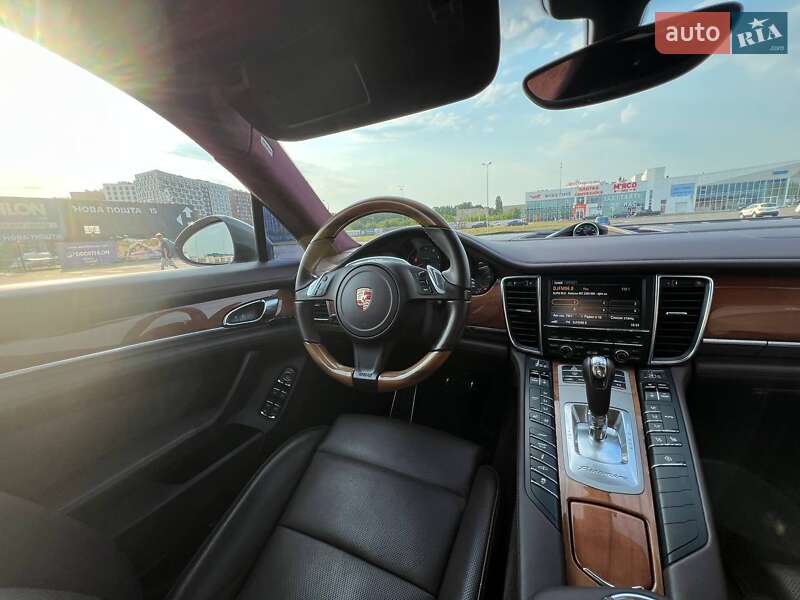 Фастбэк Porsche Panamera 2013 в Киеве фото 10 Фастбэк Porsche Panamera 2013 в Киеве