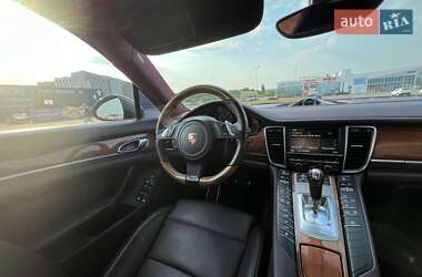 Фастбэк Porsche Panamera 2013 в 