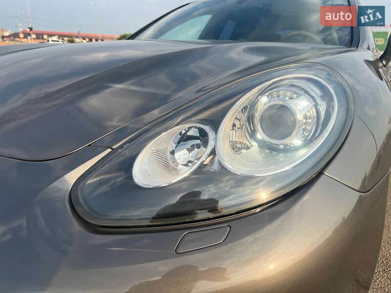 Фастбэк Porsche Panamera 2013 в Киеве фото 9 Фастбэк Porsche Panamera 2013 в Киеве